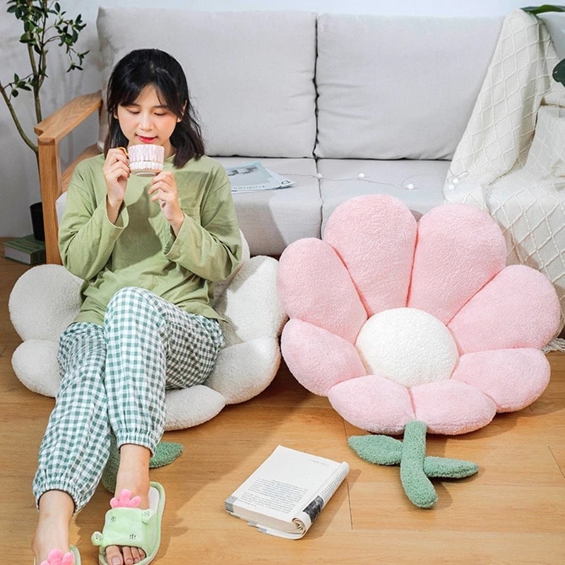 Daisy pillow for kids' room decor with vibrant petals