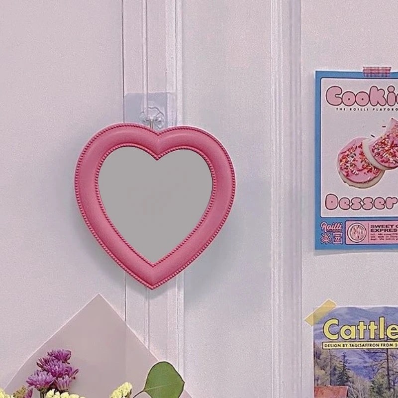 Pink heart-shaped vanity mirror for girls’ bedroom decor