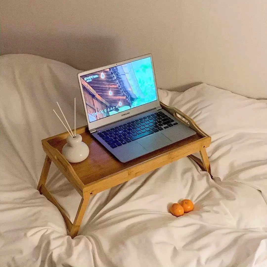 Wooden laptop desk with durable foldable design